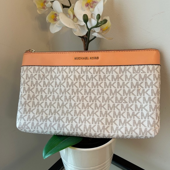 Michael Kors White and Tan Small Monogram Crossbody Bag (Missing Straps) - Picture 1 of 9